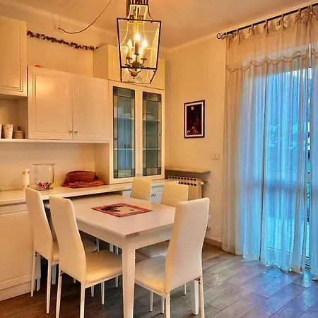 Luxury 3 Bedroom Grand 아파트